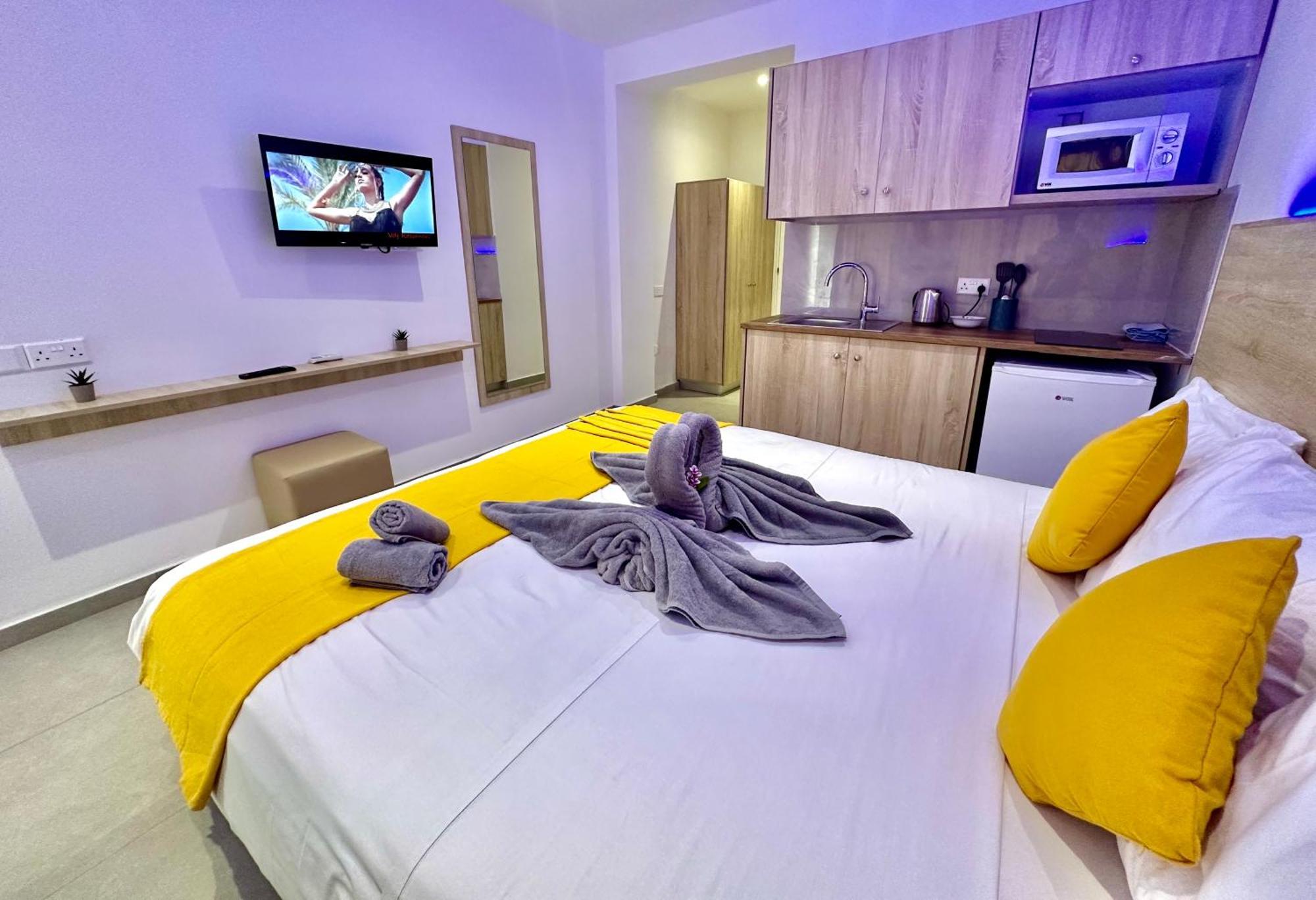 Sun Plaza Suites - Adults Only Айя-Напа Екстер'єр фото