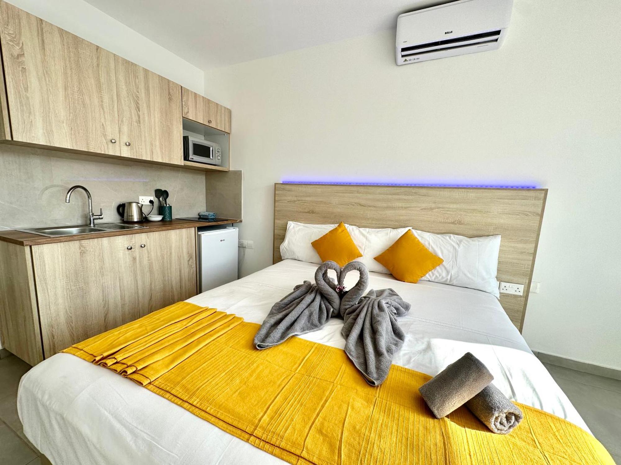 Sun Plaza Suites - Adults Only Айя-Напа Екстер'єр фото